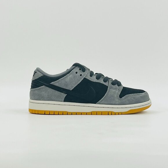 Nike Dunk Low SB 'Black Smoke Grey' HF3063-001 size 5.5 Men / 7 Women - Picture 1 of 7